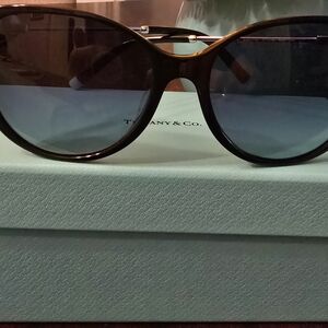 Tiffany & Co. NIB Black Wayfarer/Cateye Sunglasses Timeless Design.